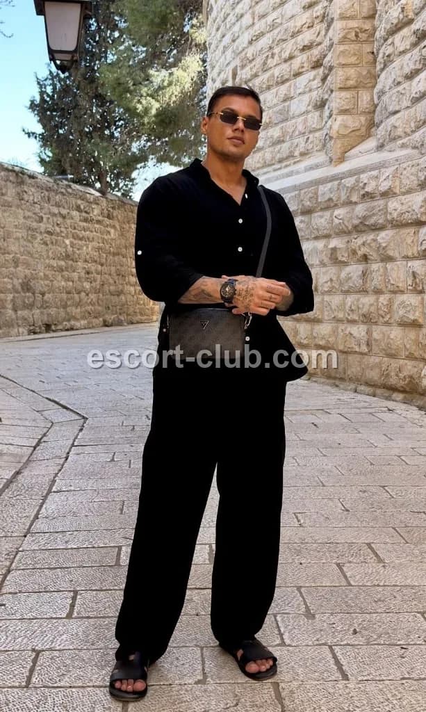 Tomas — Dubai escort photo 3
