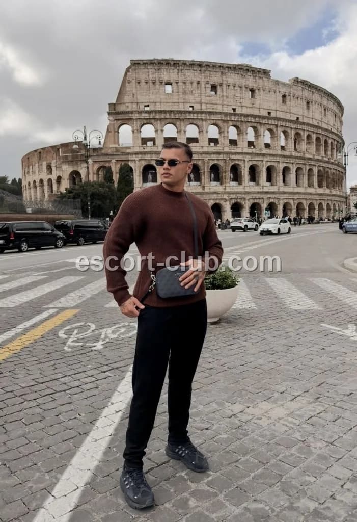 Tomas — Dubai escort photo 4