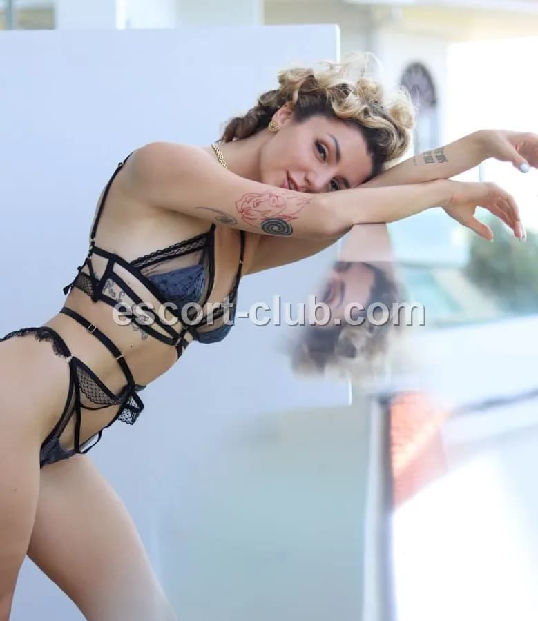 Tori — escort in Hong Kong