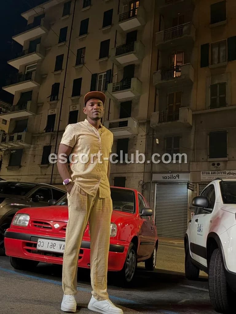 Toro — Abu Dhabi escort photo 5