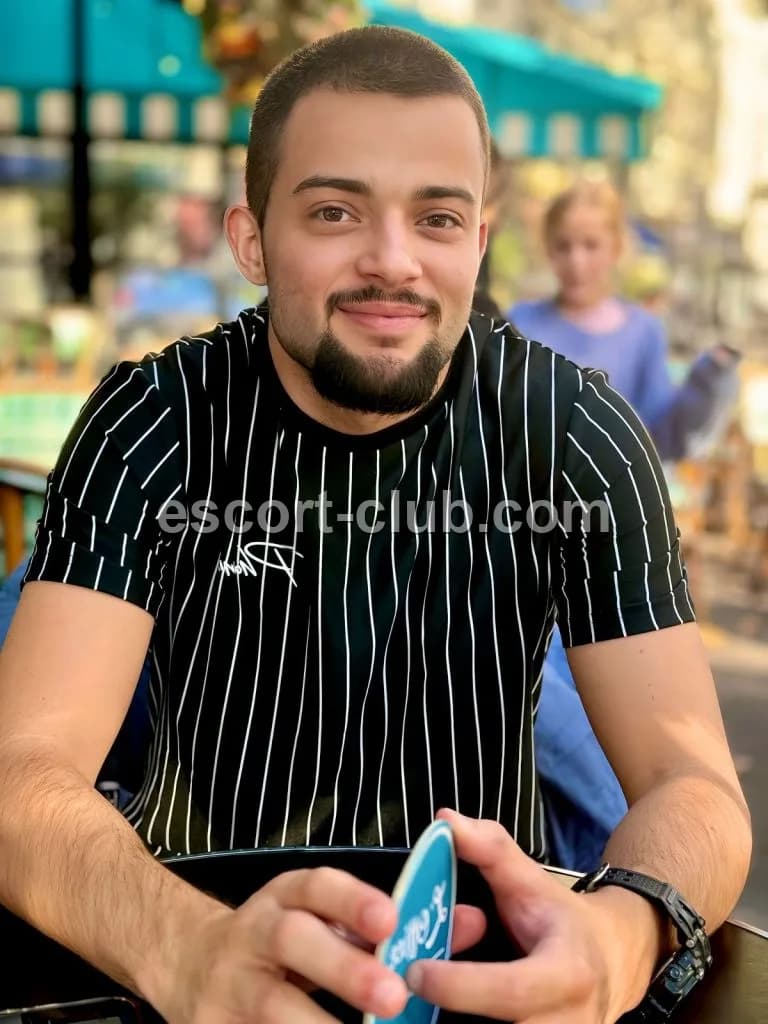 Travis — Abu Dhabi escort photo 2