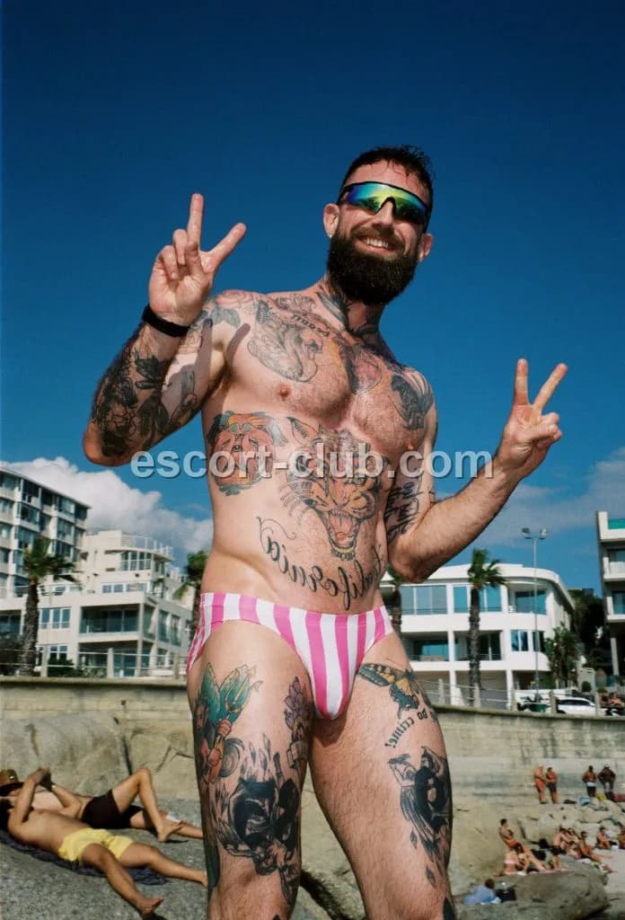 Troy — Abu Dhabi escort photo 6