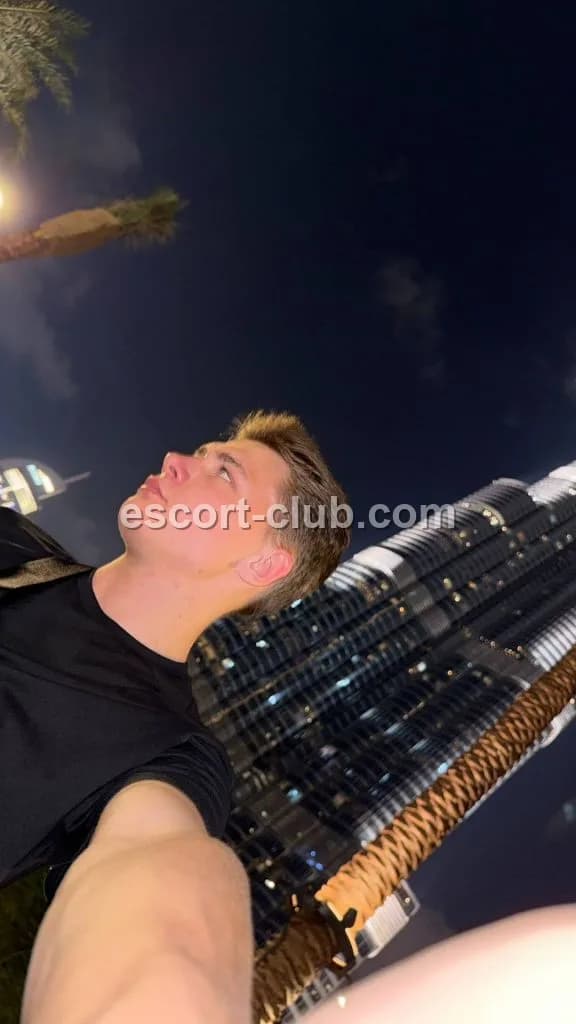 Tyler — Abu Dhabi escort photo 3