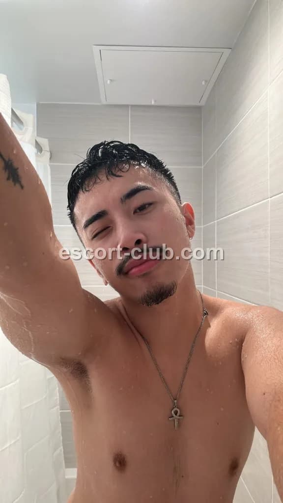 Tyson — Abu Dhabi escort photo 5