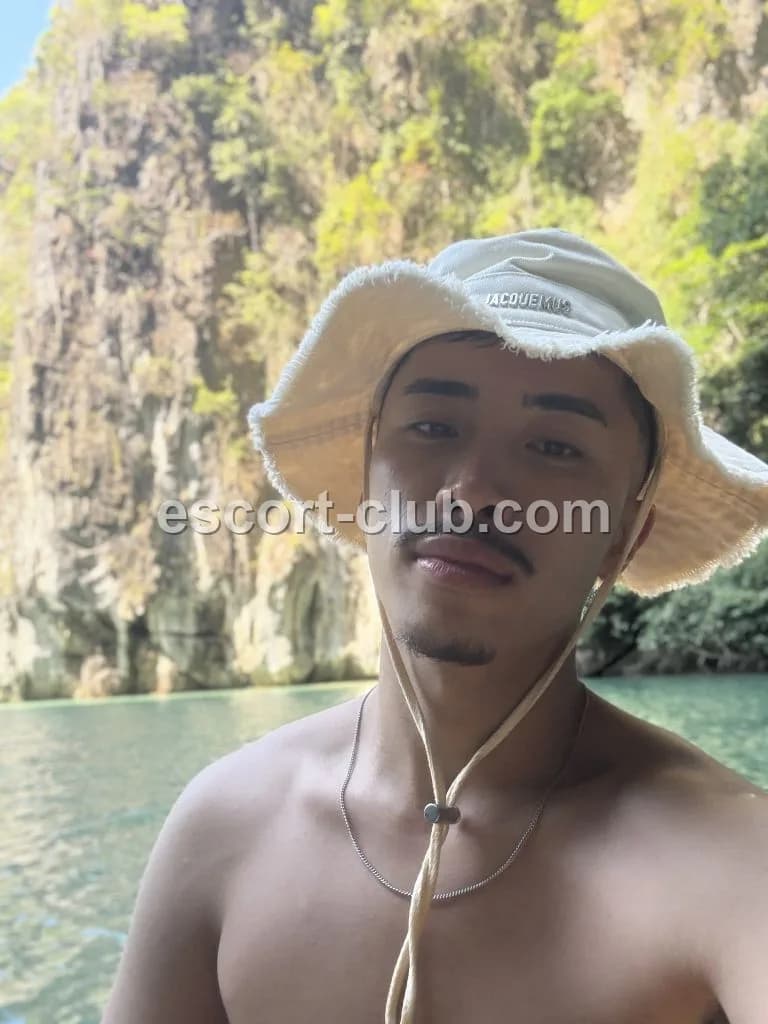 Tyson — Abu Dhabi escort photo 6