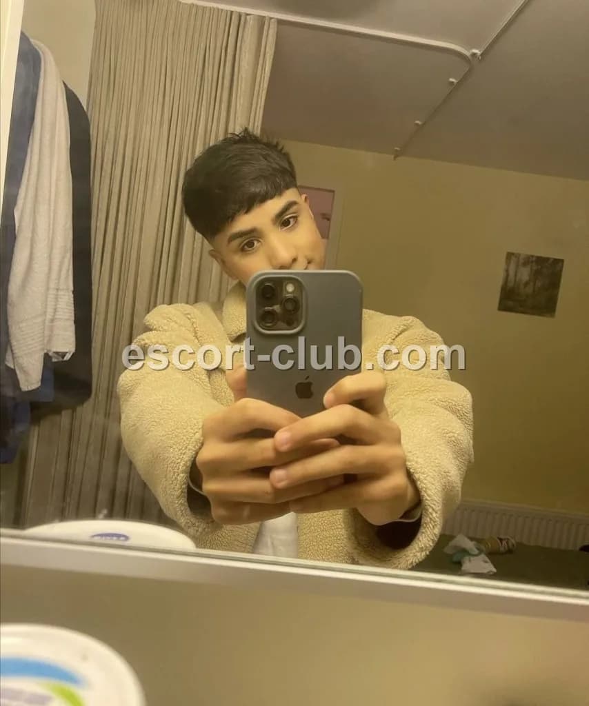 Valentino — Ajman escort photo 5