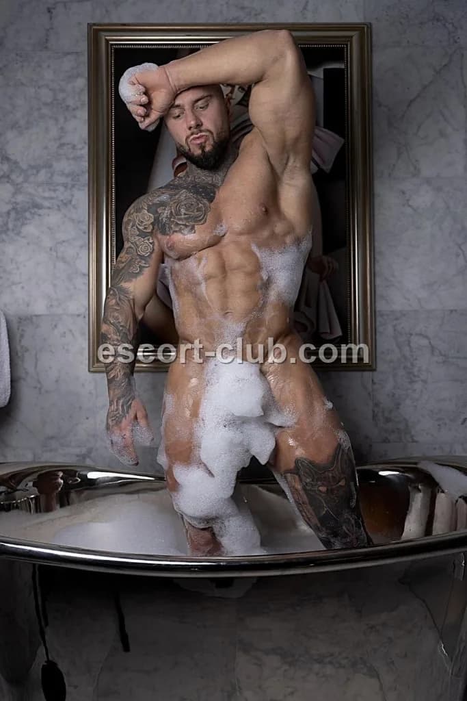 Vaughn — Ajman escort photo 3
