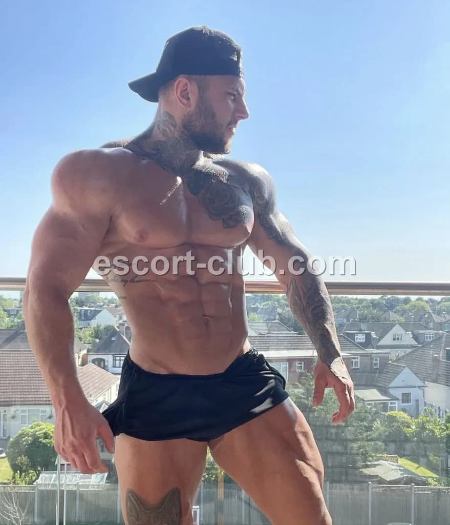 Vaughn — Ajman escort photo 5