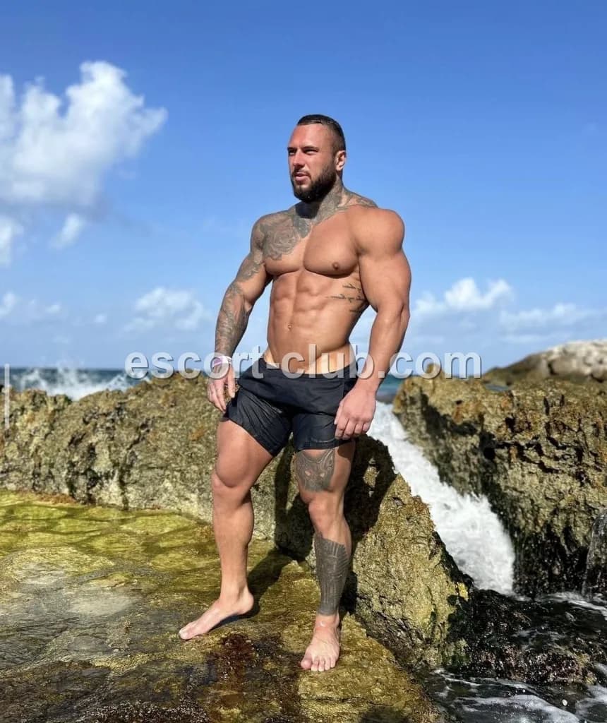 Vaughn — Ajman escort photo 6