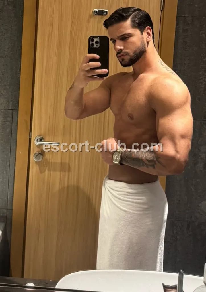 Vendome — escort in Ajman