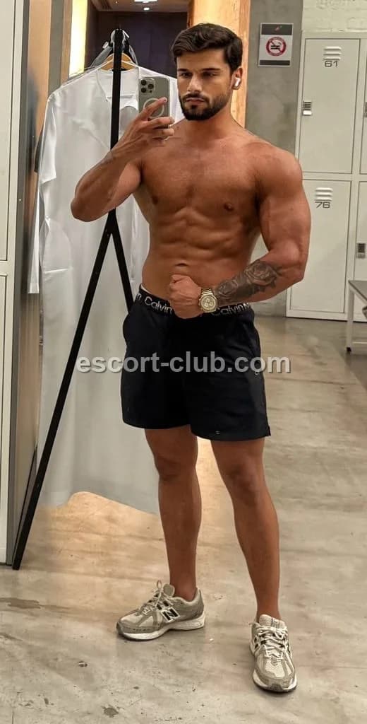 Vendome — Ajman escort photo 2