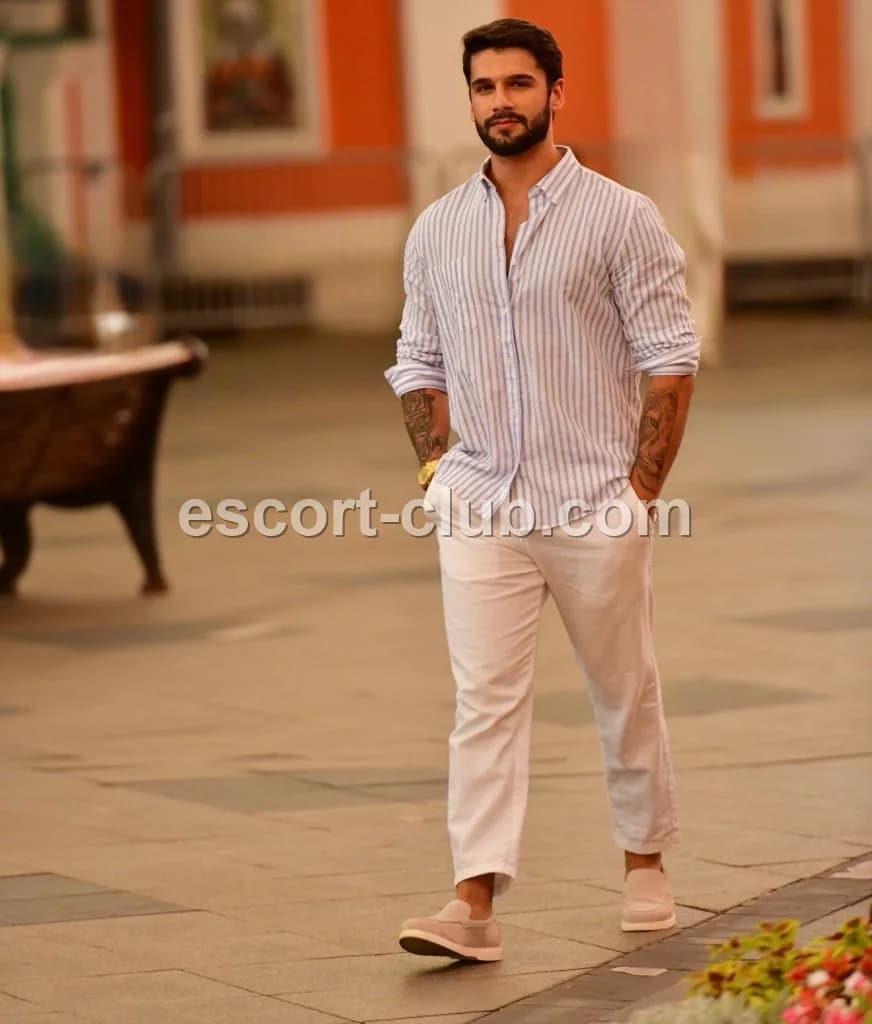Vendome — Ajman escort photo 3