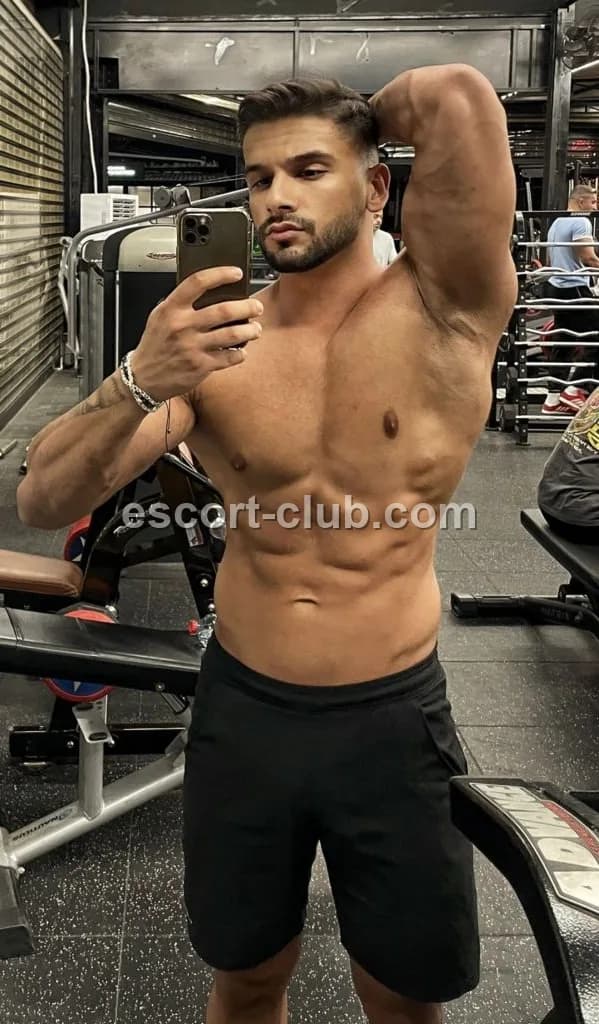 Vendome — Ajman escort photo 5