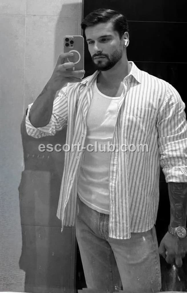 Vendome — Ajman escort photo 6