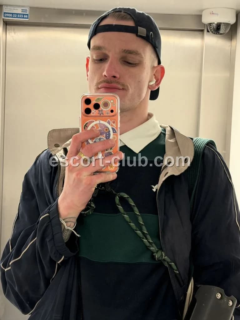 Vernon — Hong Kong escort photo 3