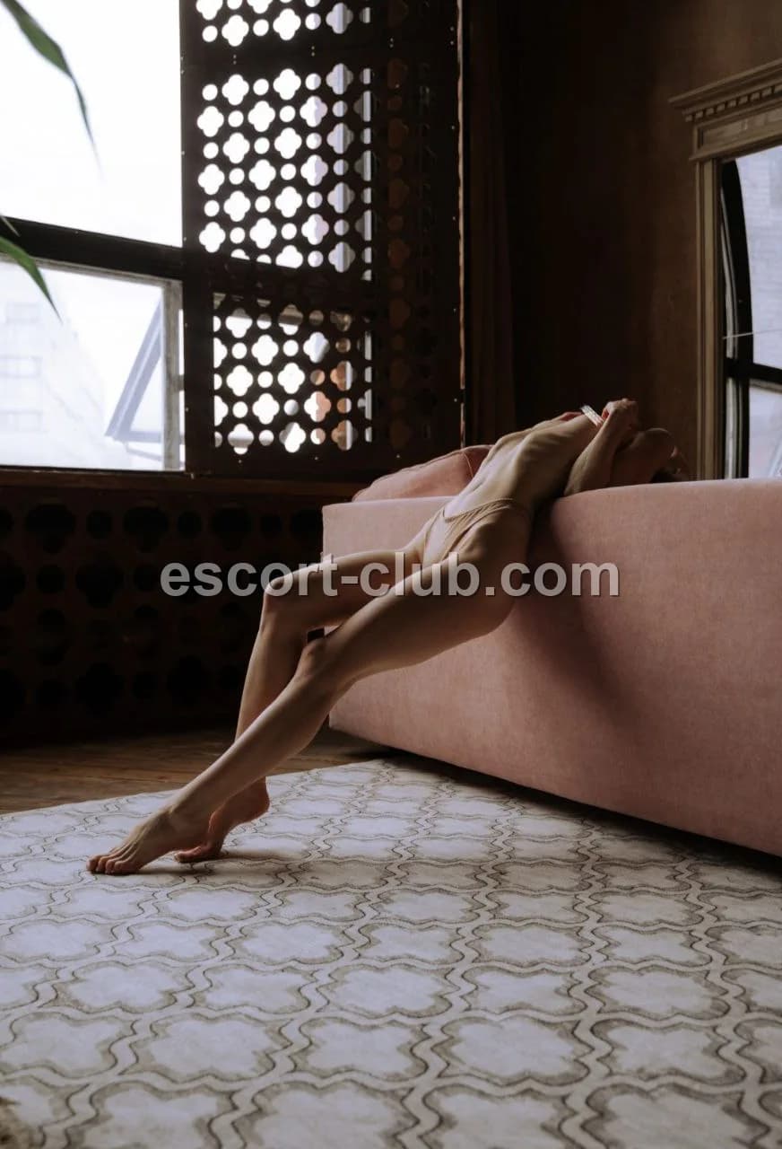 Veronika — Birmingham escort photo 4