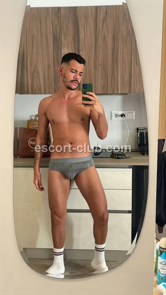Victor — escort in Hong Kong