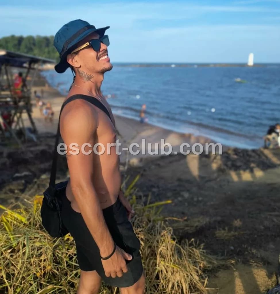 Victor — Hong Kong escort photo 2