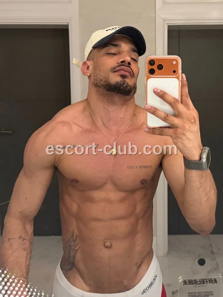 Vidal — Hong Kong escort photo 3