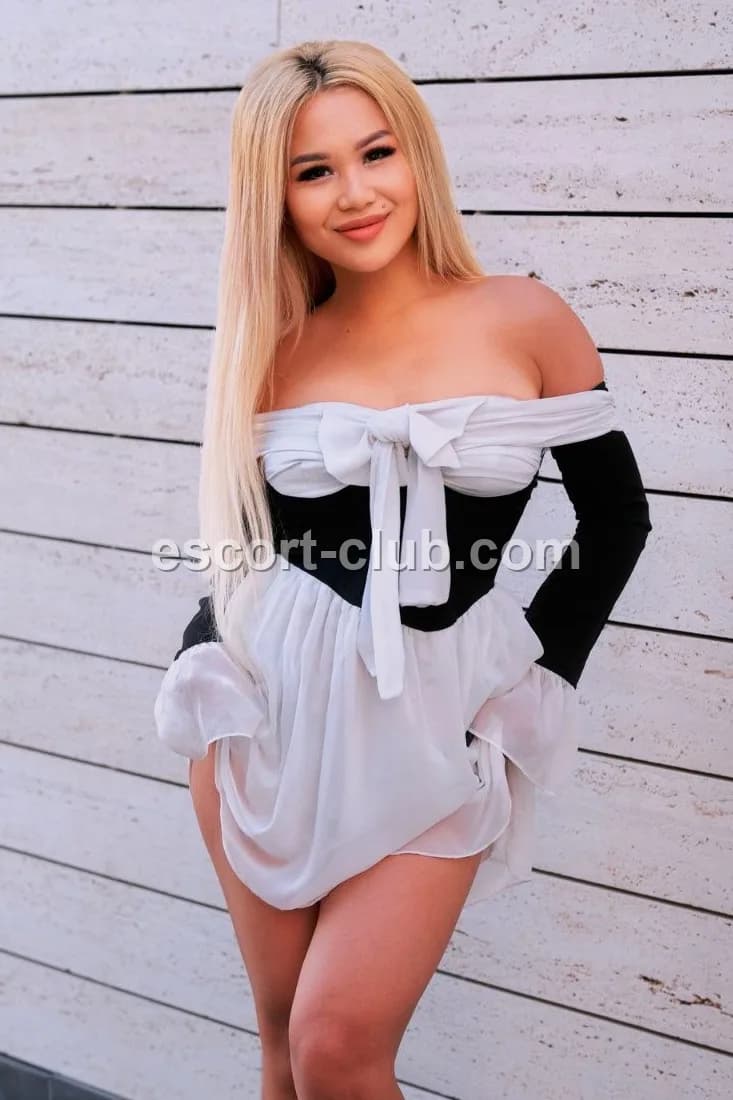 Vikky — Sheffield escort photo 5