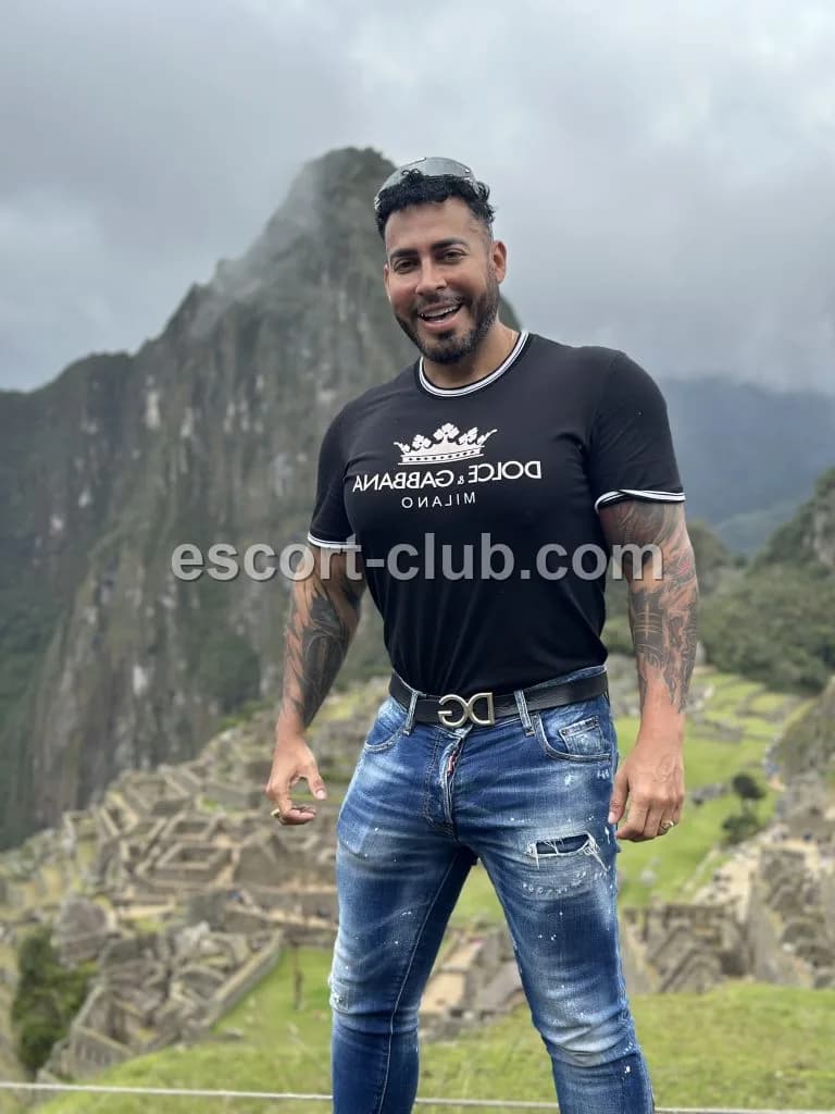 Viktor — Hong Kong escort photo 3