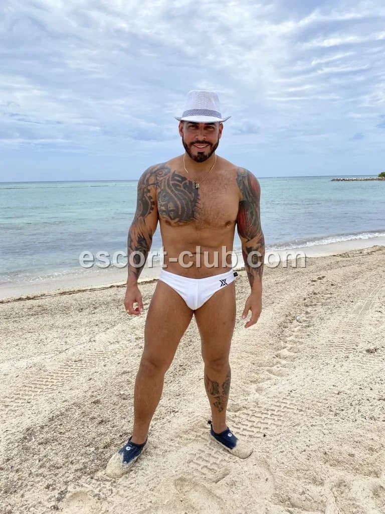 Viktor — Hong Kong escort photo 5