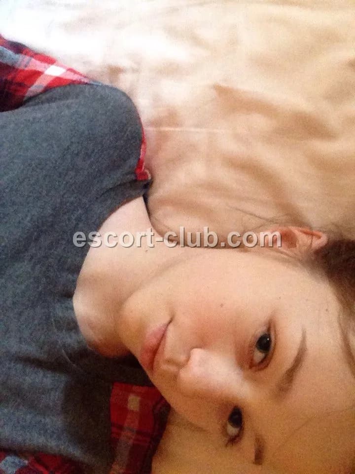 Viktoriya — Sheffield escort photo 3