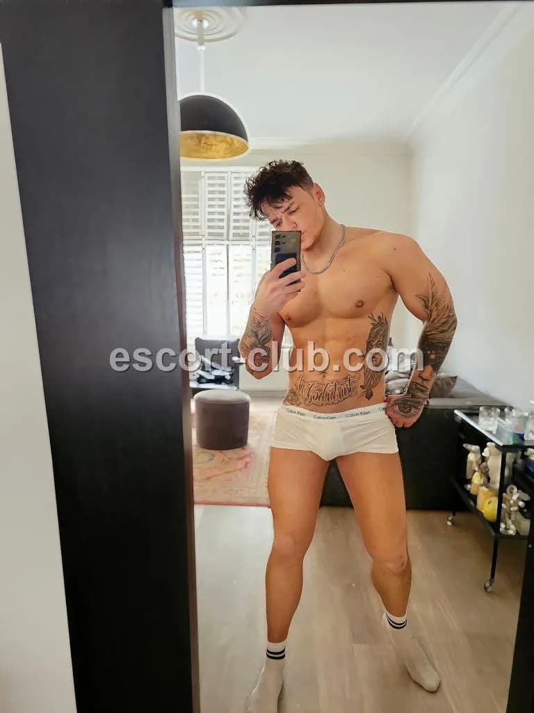 Vince — Hong Kong escort photo 4