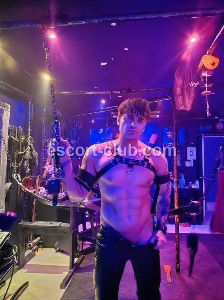 Vince — Hong Kong escort photo 5