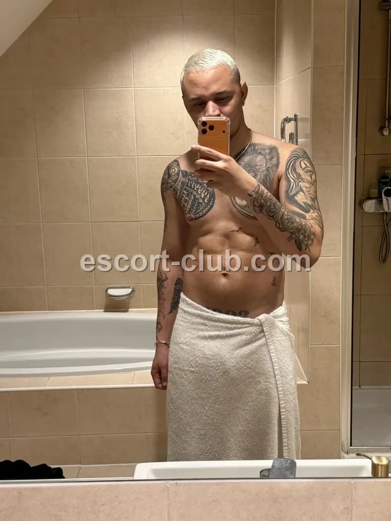 Vini — Hong Kong escort photo 3
