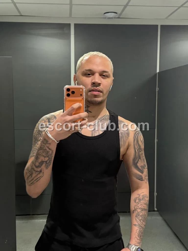 Vini — Hong Kong escort photo 5