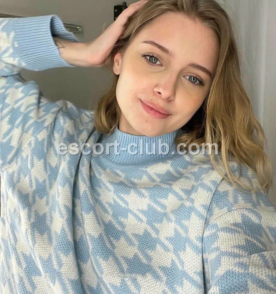 Vladislava — Liverpool escort photo 2