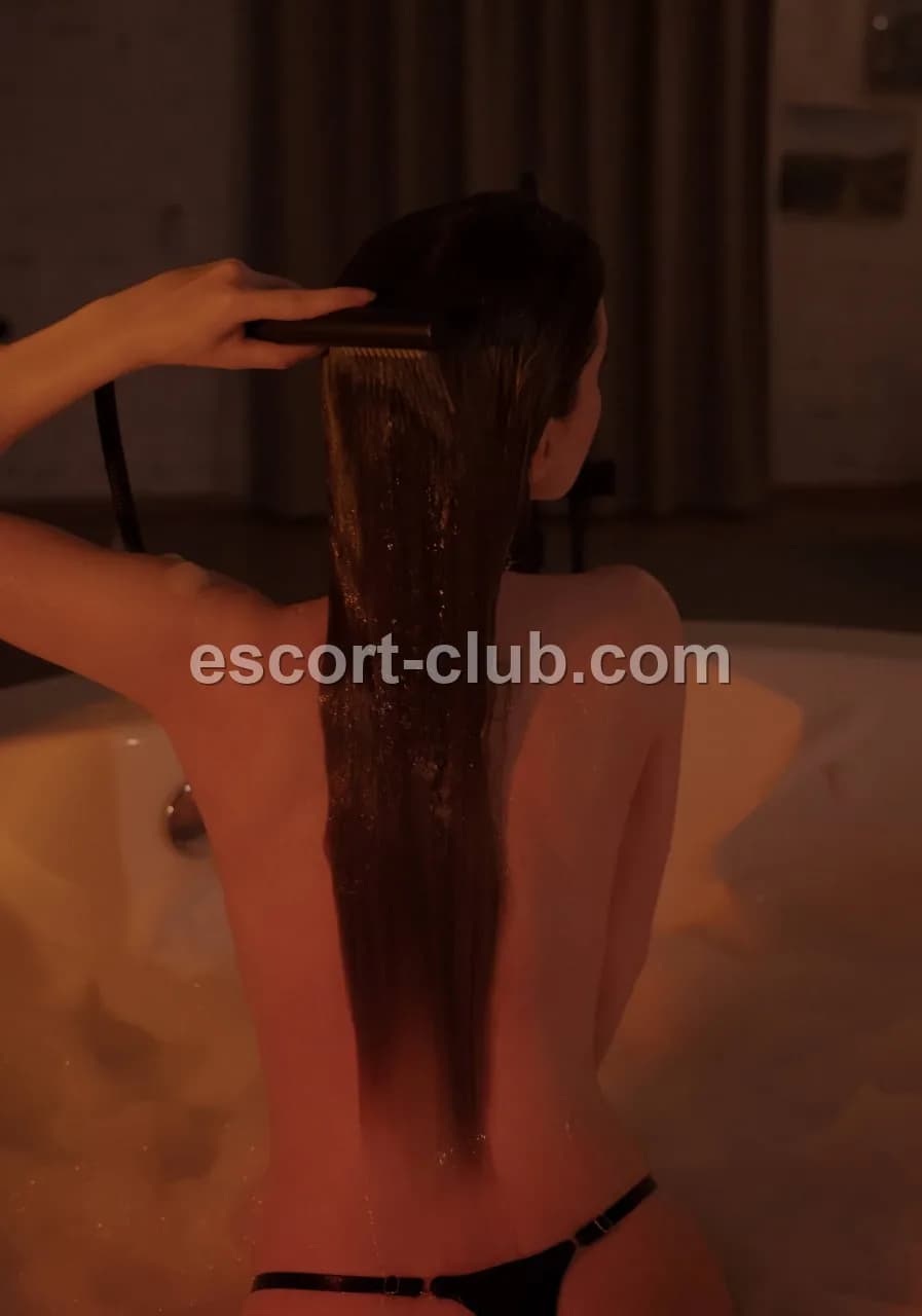 Yana — escort in Glasgow