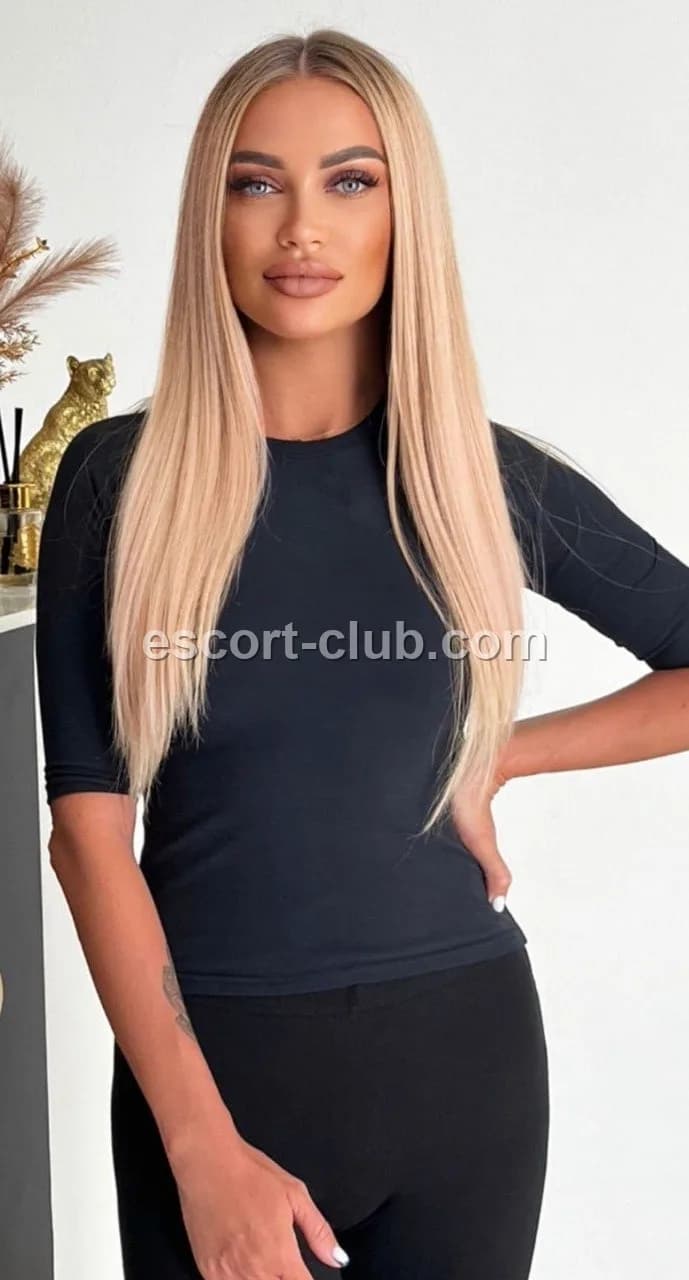 Yana — Hong Kong escort photo 4