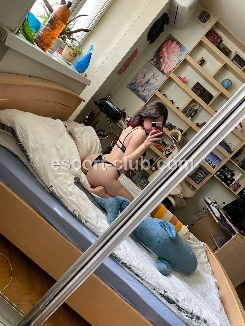 Yanae — Bristol escort photo 4