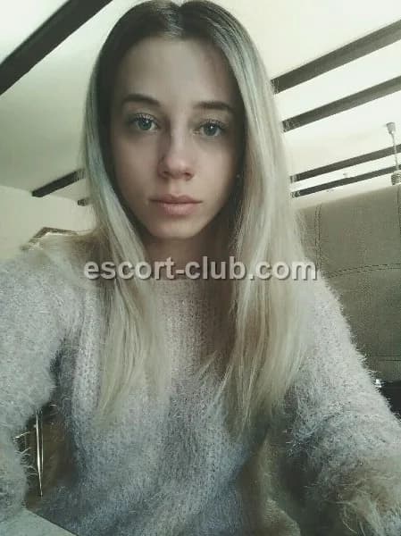 Yanai — Bristol escort photo 3