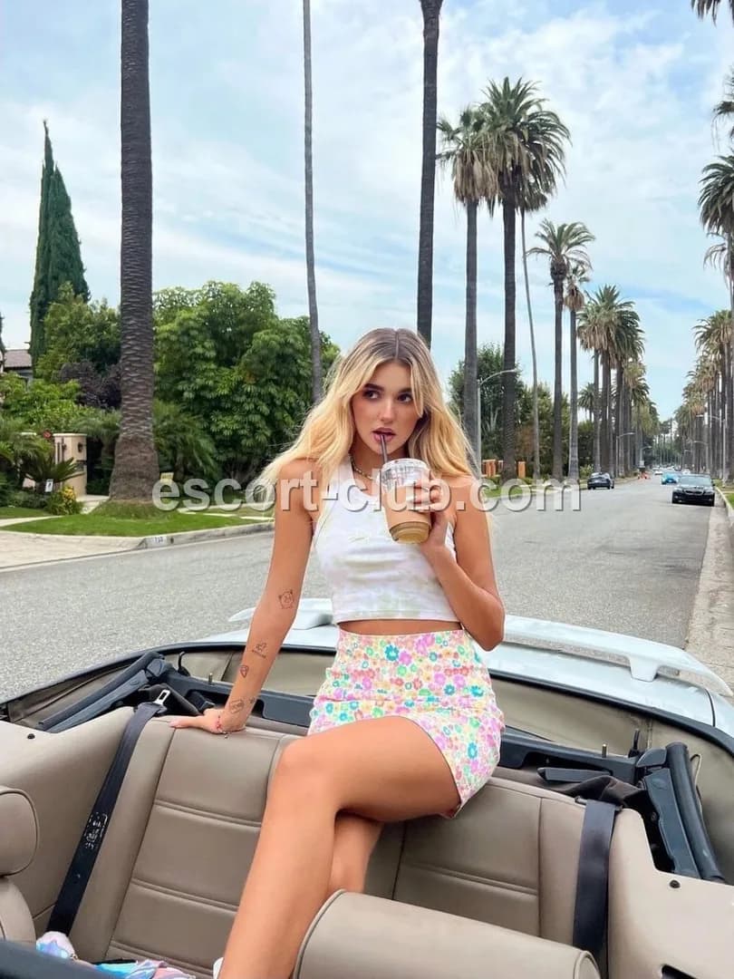 Yanochka — Ajman escort photo 4