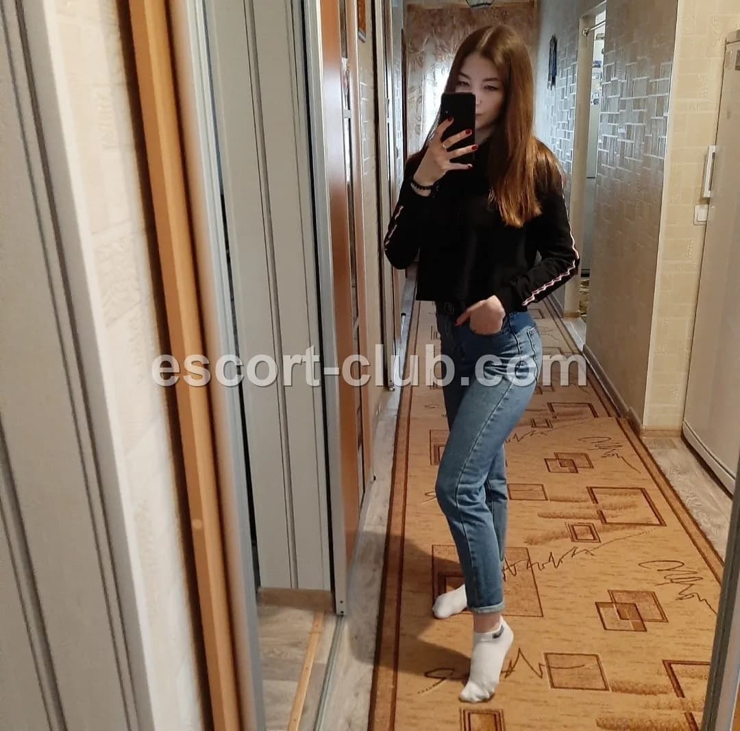 Yuliya — Aberdeen escort photo 4