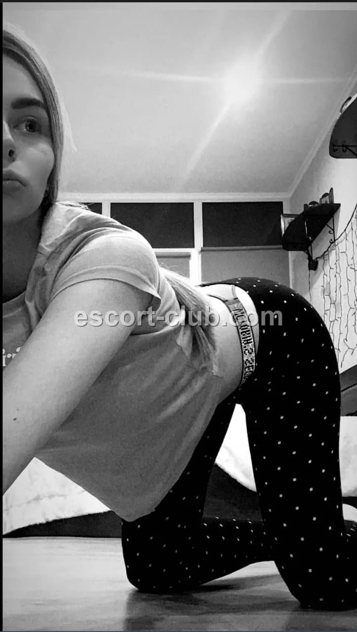 Zhanna — Birmingham escort photo 4