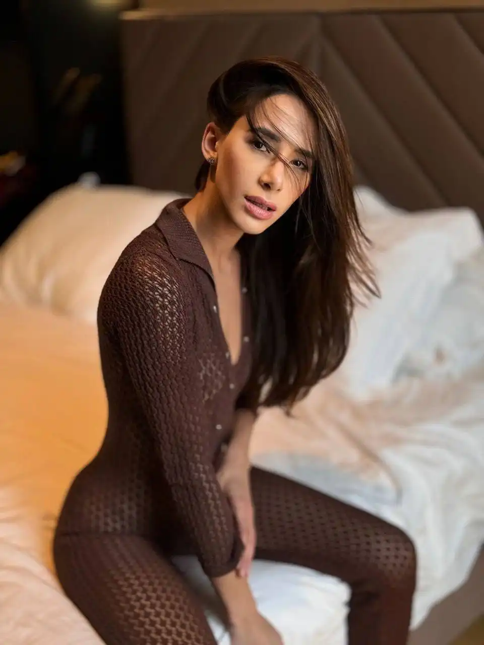 Escort London - Slim and sexy brunette Gabriele, playful babe in Shoreditch